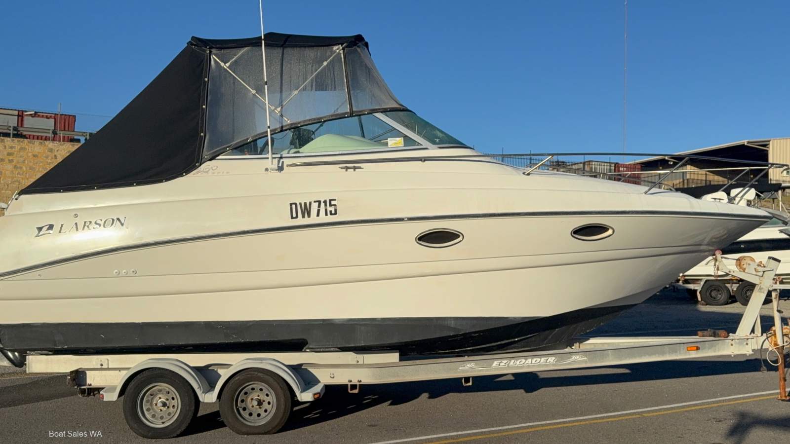 Larson Cabrio 260 1996 MODEL VESSEL 7.4L MERCRUISER MPI