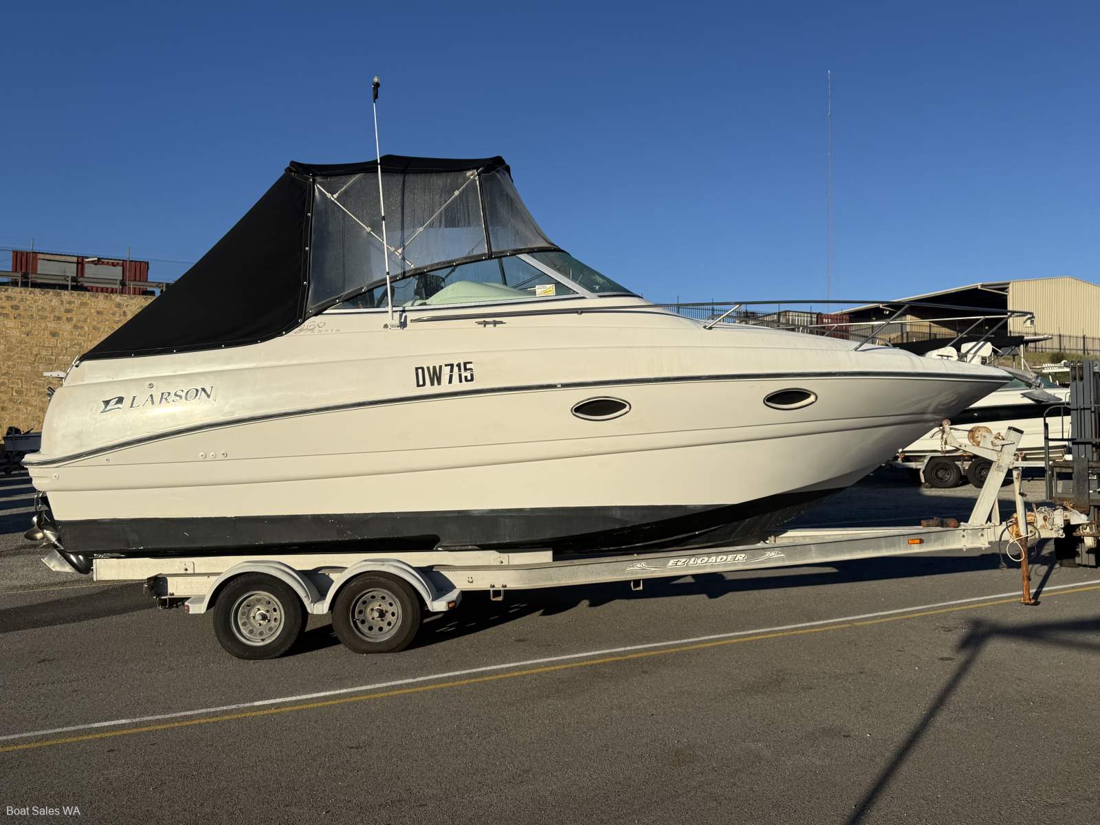 Larson Cabrio 260 1996 MODEL VESSEL 7.4L MERCRUISER MPI