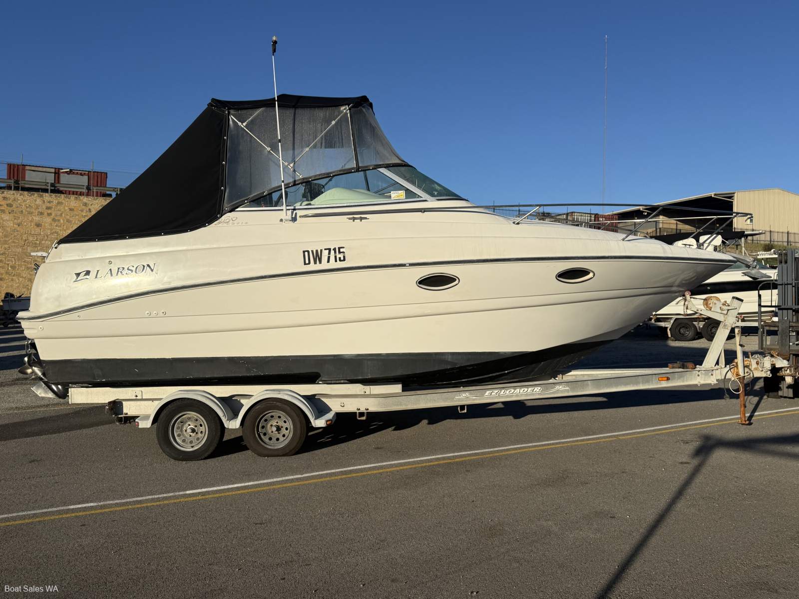 Larson Cabrio 260 1996 MODEL VESSEL 7.4L MERCRUISER MPI