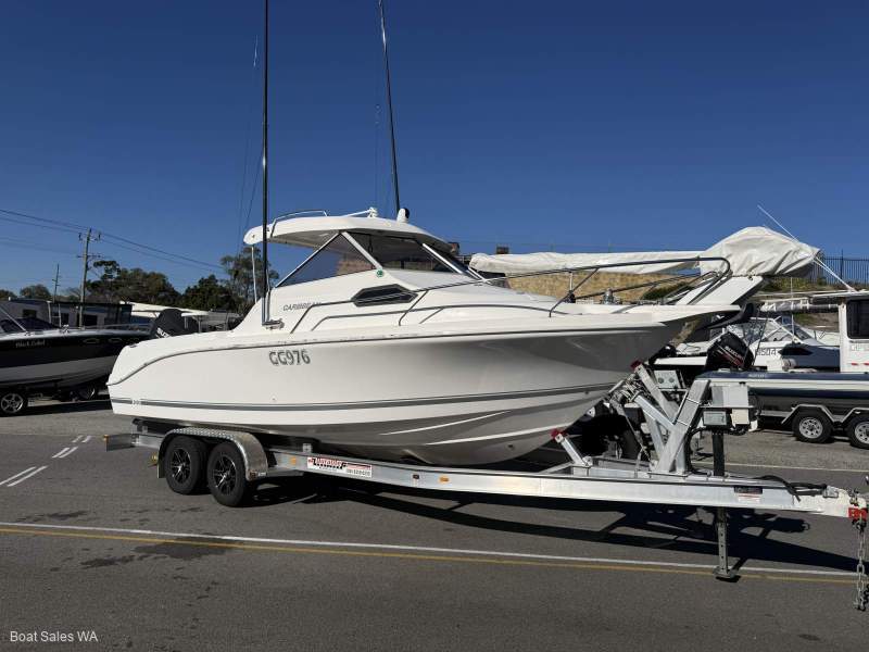 Caribbean 2400 2009 Model very neat and tidy. 300hp Suzuki 4str