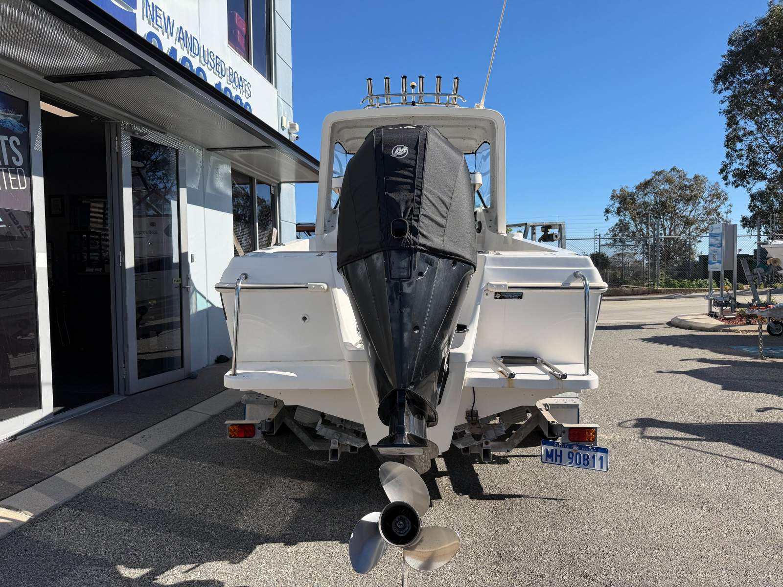 Yalta Craft 2200 Fisherman with Mercury 200HP 4 Stroke V6