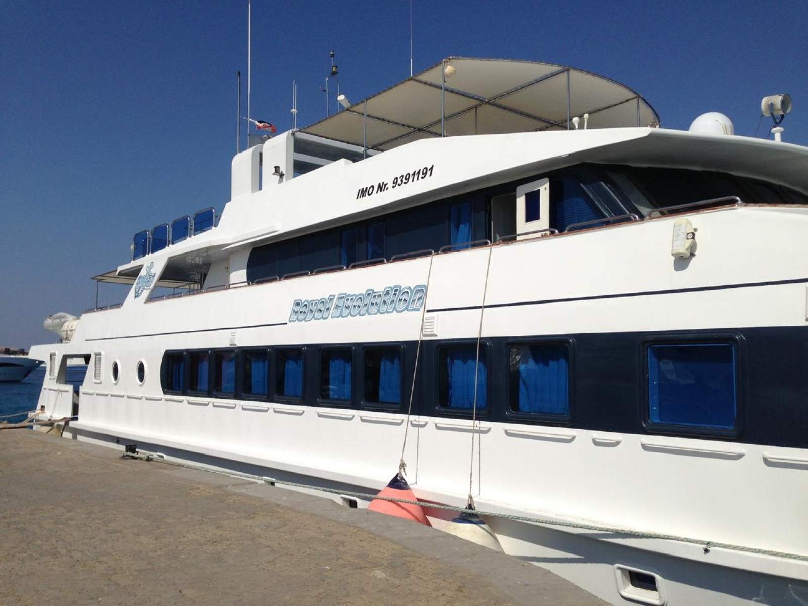 39m Passenger Vessel