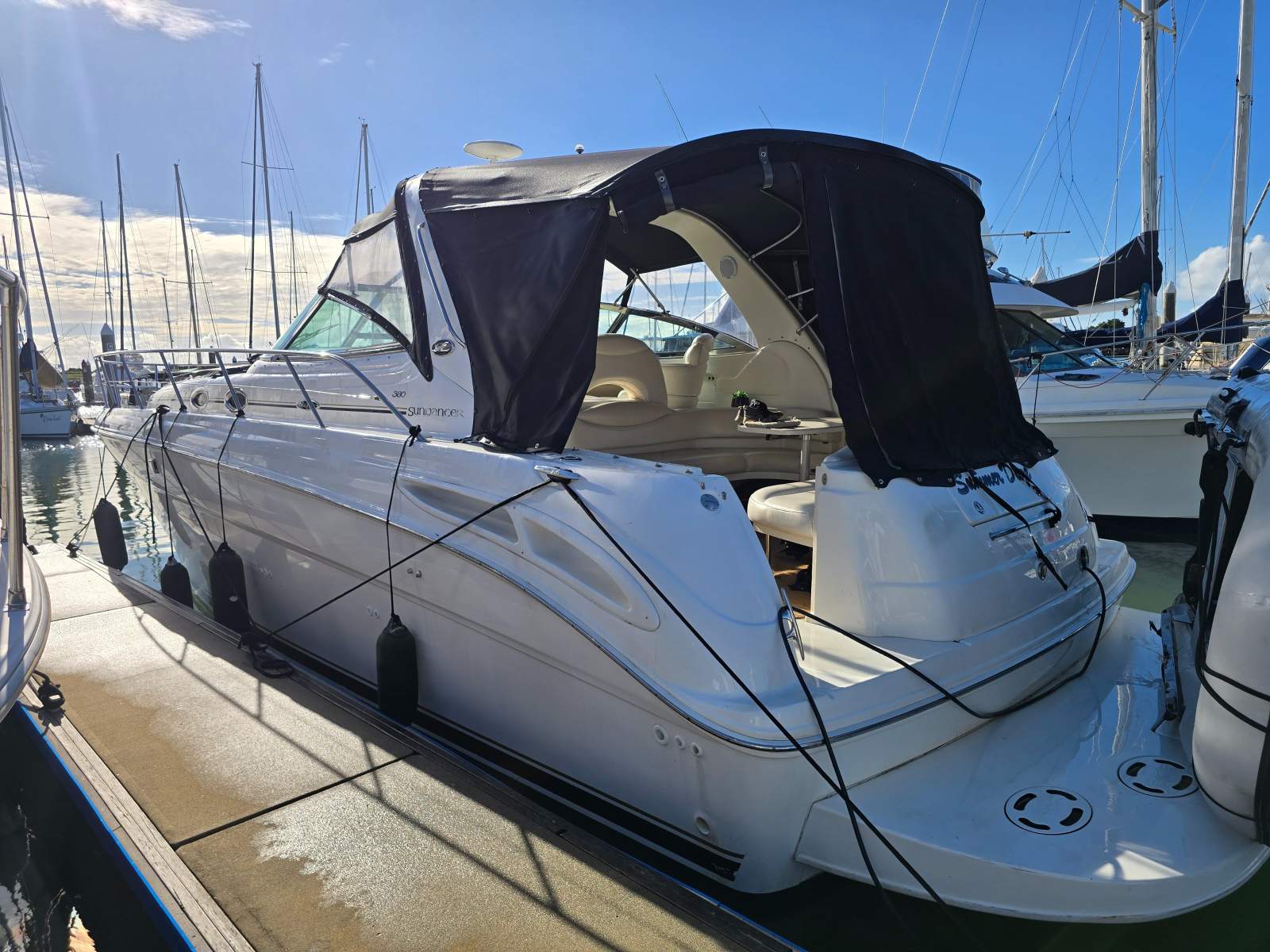 Sea Ray 380 Sundancer