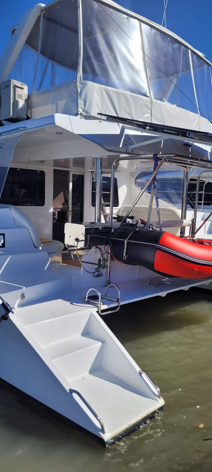 Custom Cash 44 Powercat.
