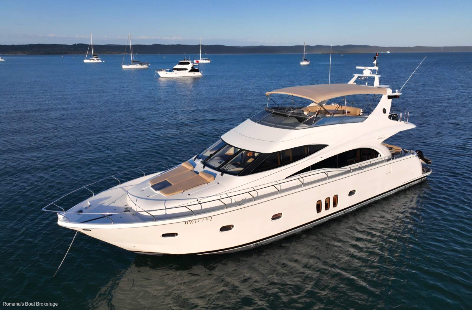 Marquis Yachts 690 Flybridge