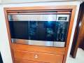 Riviera 40 Aft Cabin " GENUINE LOW ENGINE HOURS ":Microwave