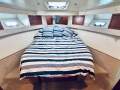 Riviera 40 Aft Cabin " GENUINE LOW ENGINE HOURS ":VIP Bow Cabin with island queen bed