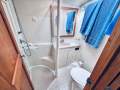 Riviera 40 Aft Cabin " GENUINE LOW ENGINE HOURS ":Forward Guest Ensuite
