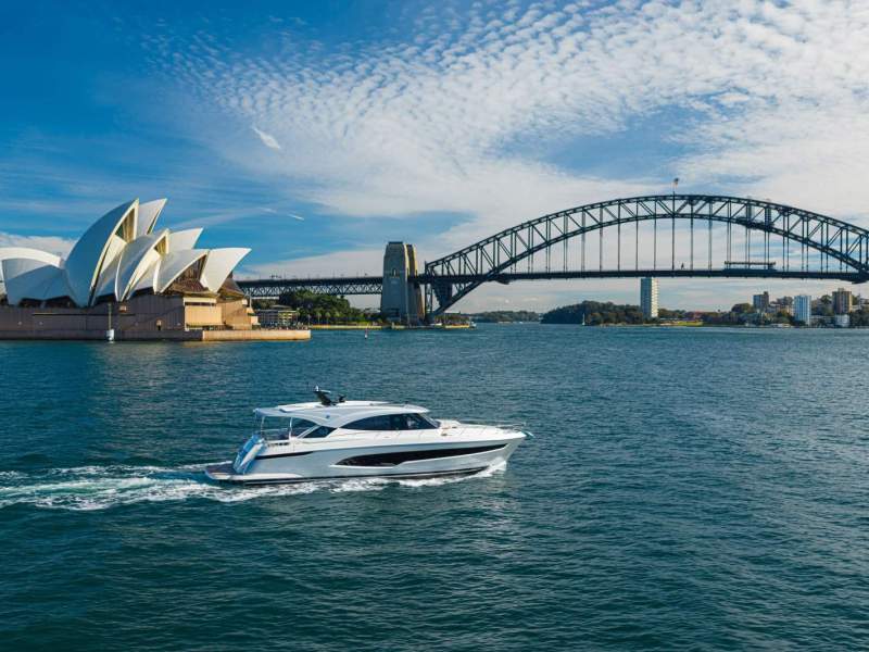 Riviera 6200 Sport Yacht Platinum Edition