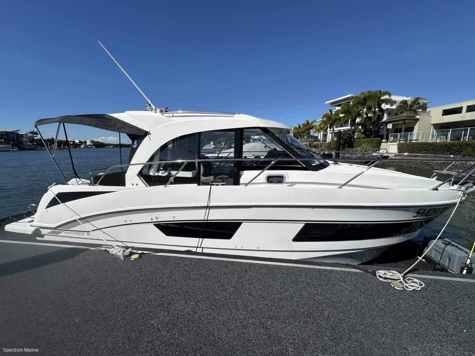 Beneteau Antares 9.0 OB