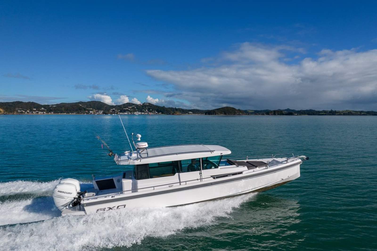 Axopar 37 XC Cross Cabin