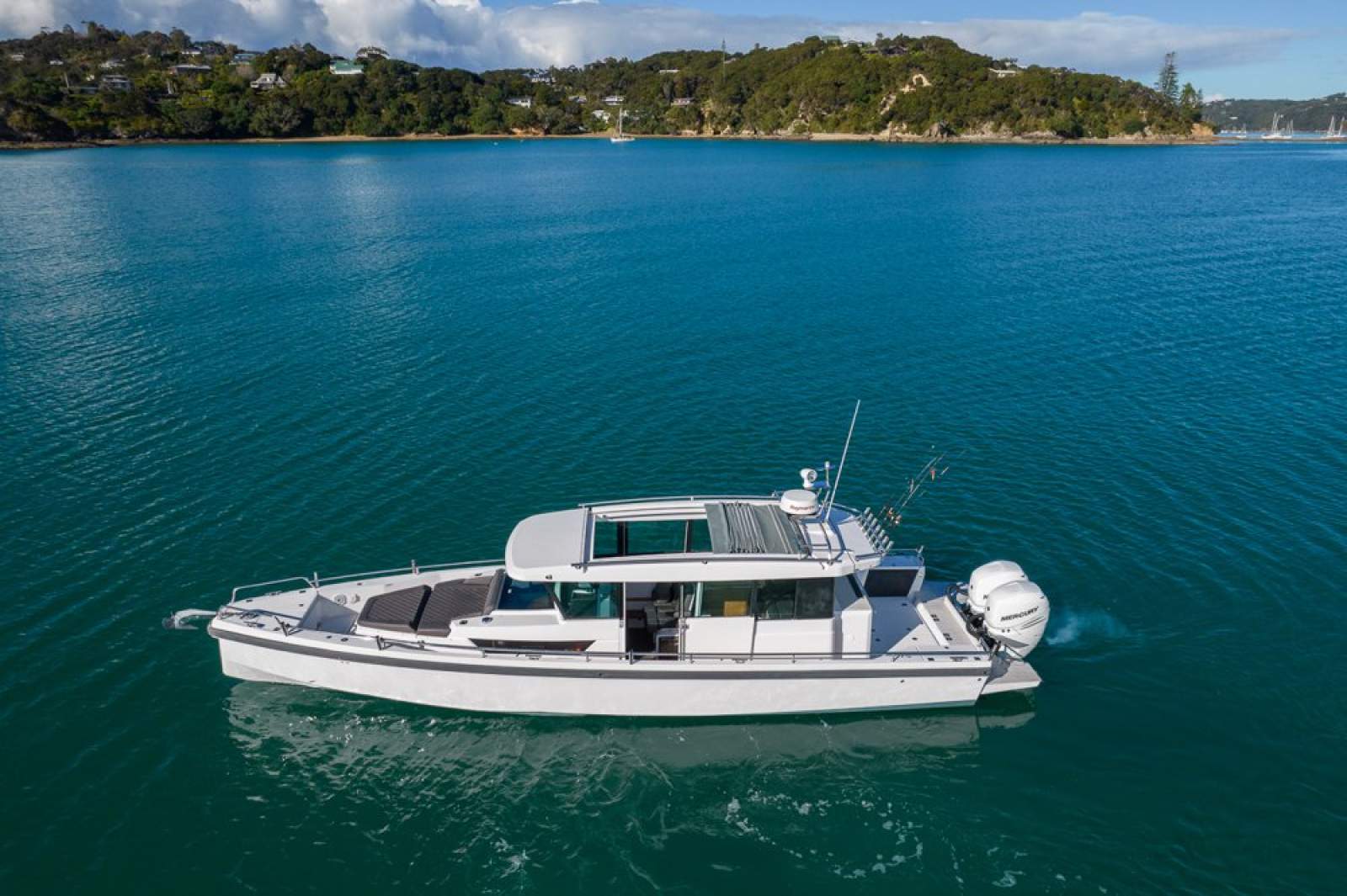 Axopar 37 XC Cross Cabin