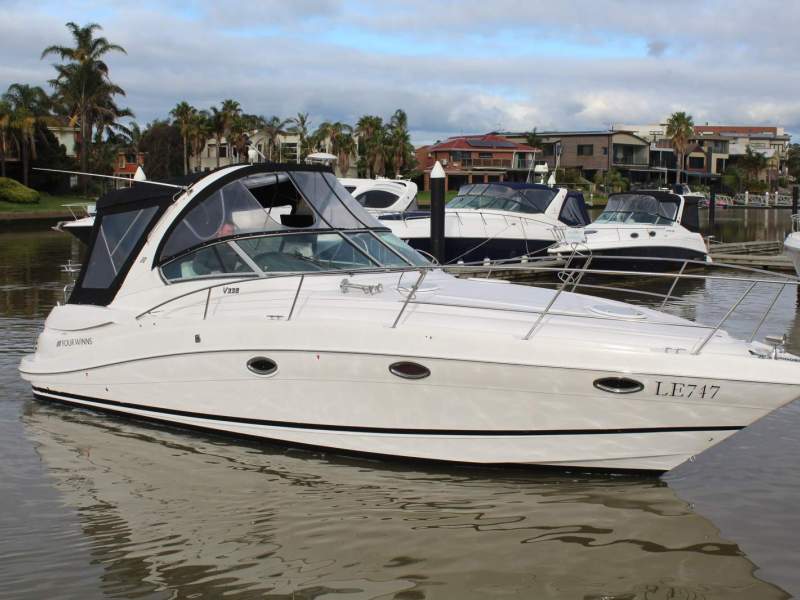 Four Winns V338