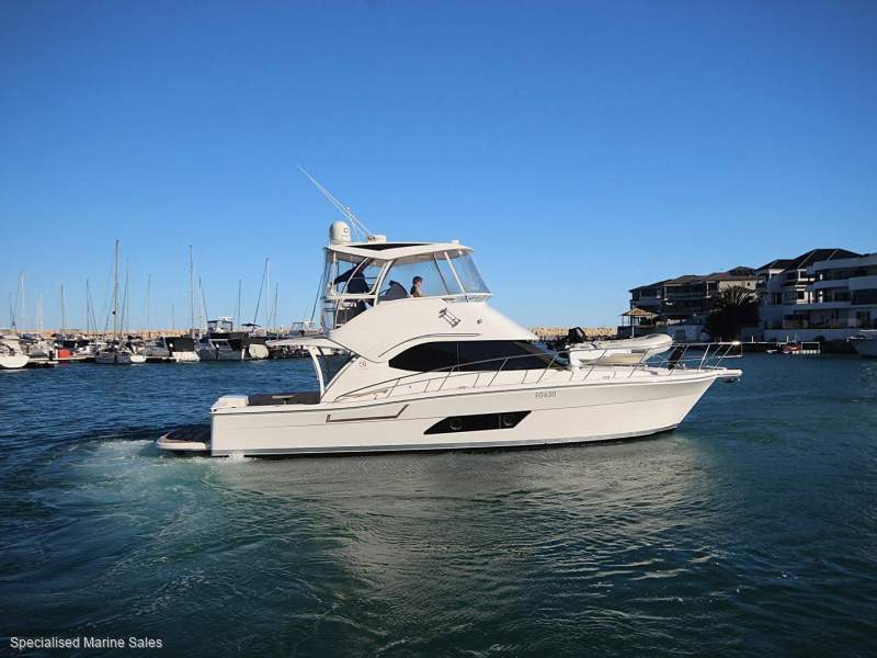Riviera 43 Open Flybridge *** LIVING THE DREAM *** $ 849000 ***