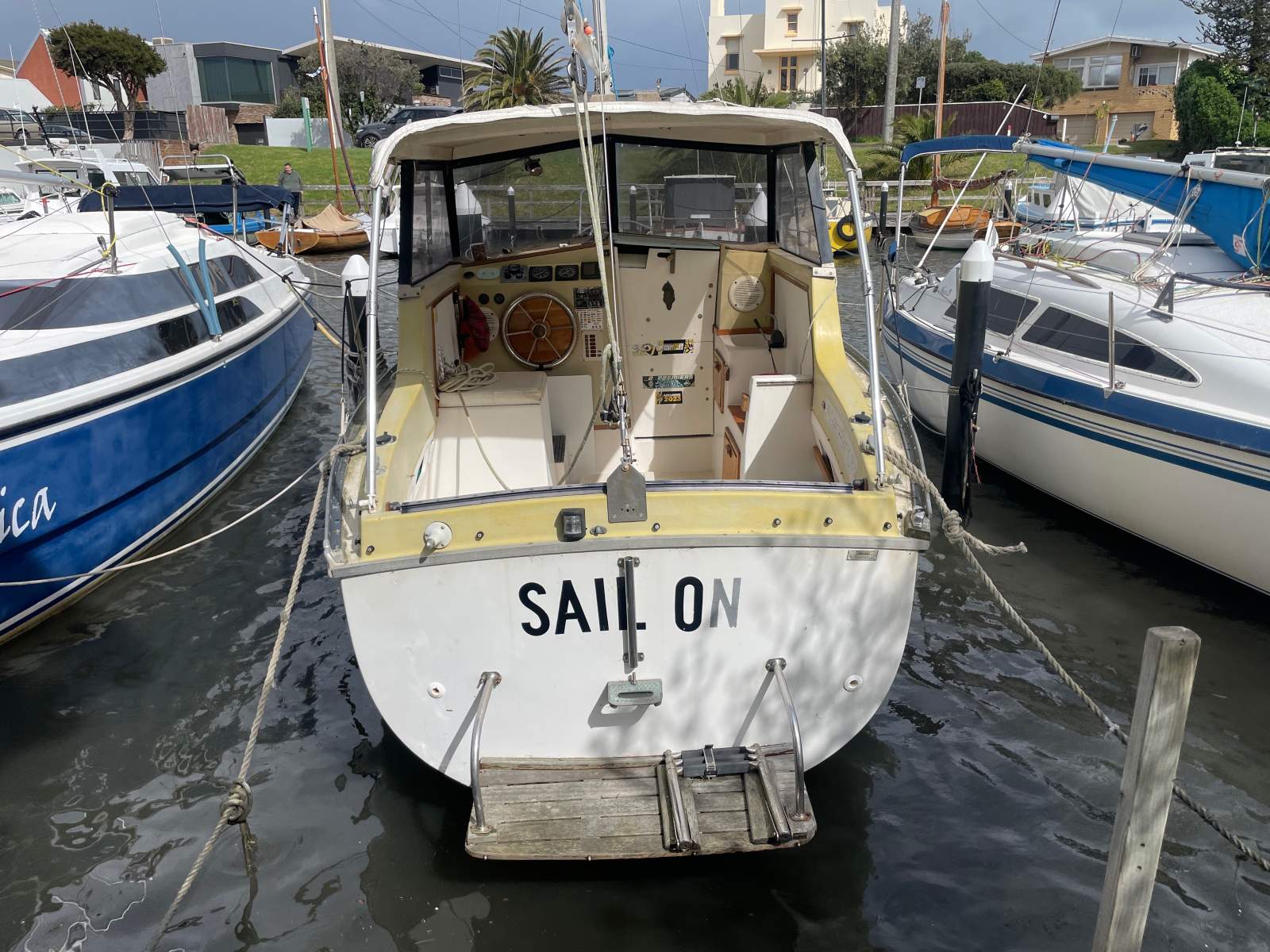 Sunbird 25 Yacht with Duralum trailer - marine surveyed Aug26