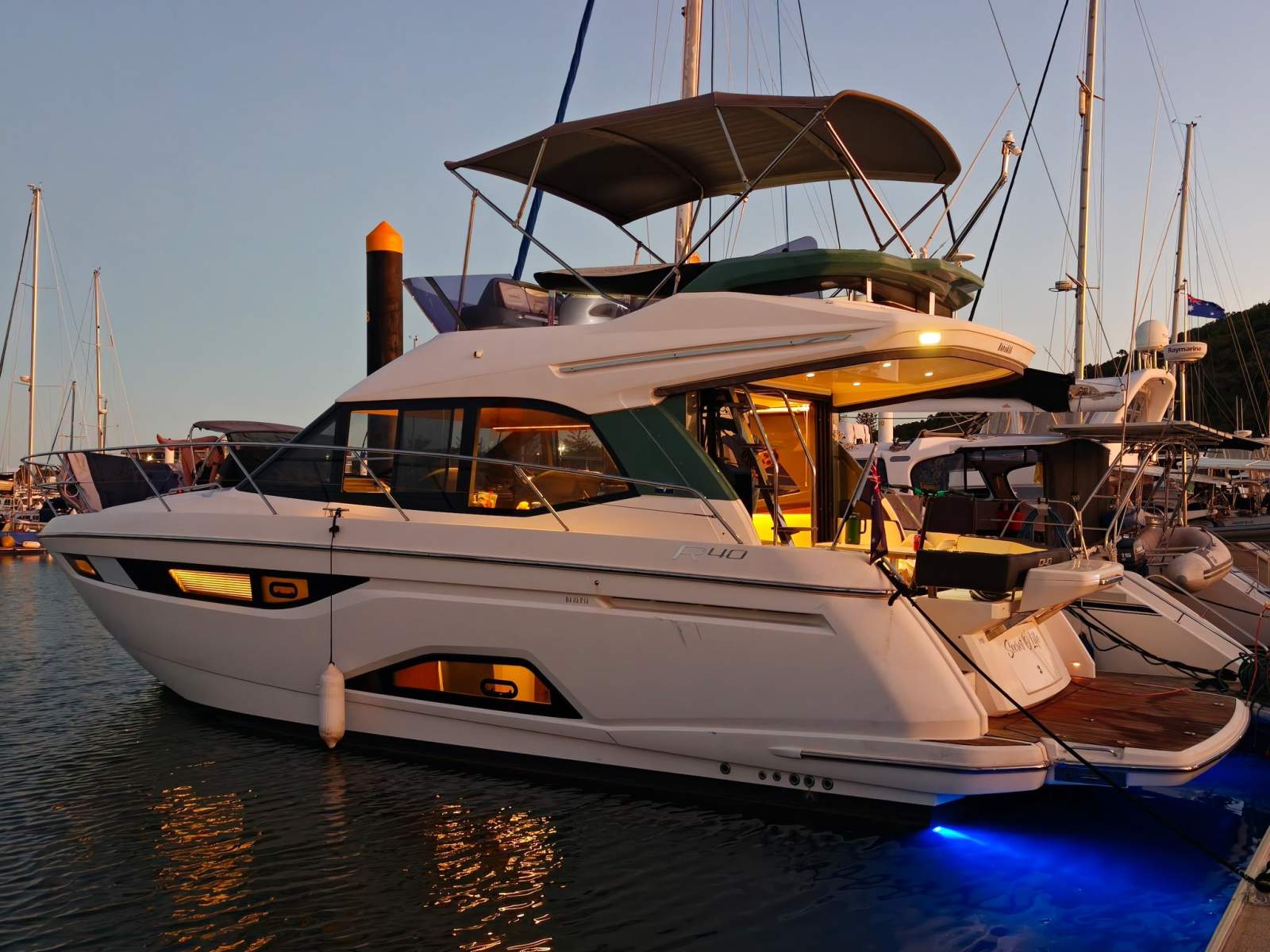Bavaria R40 Fly
