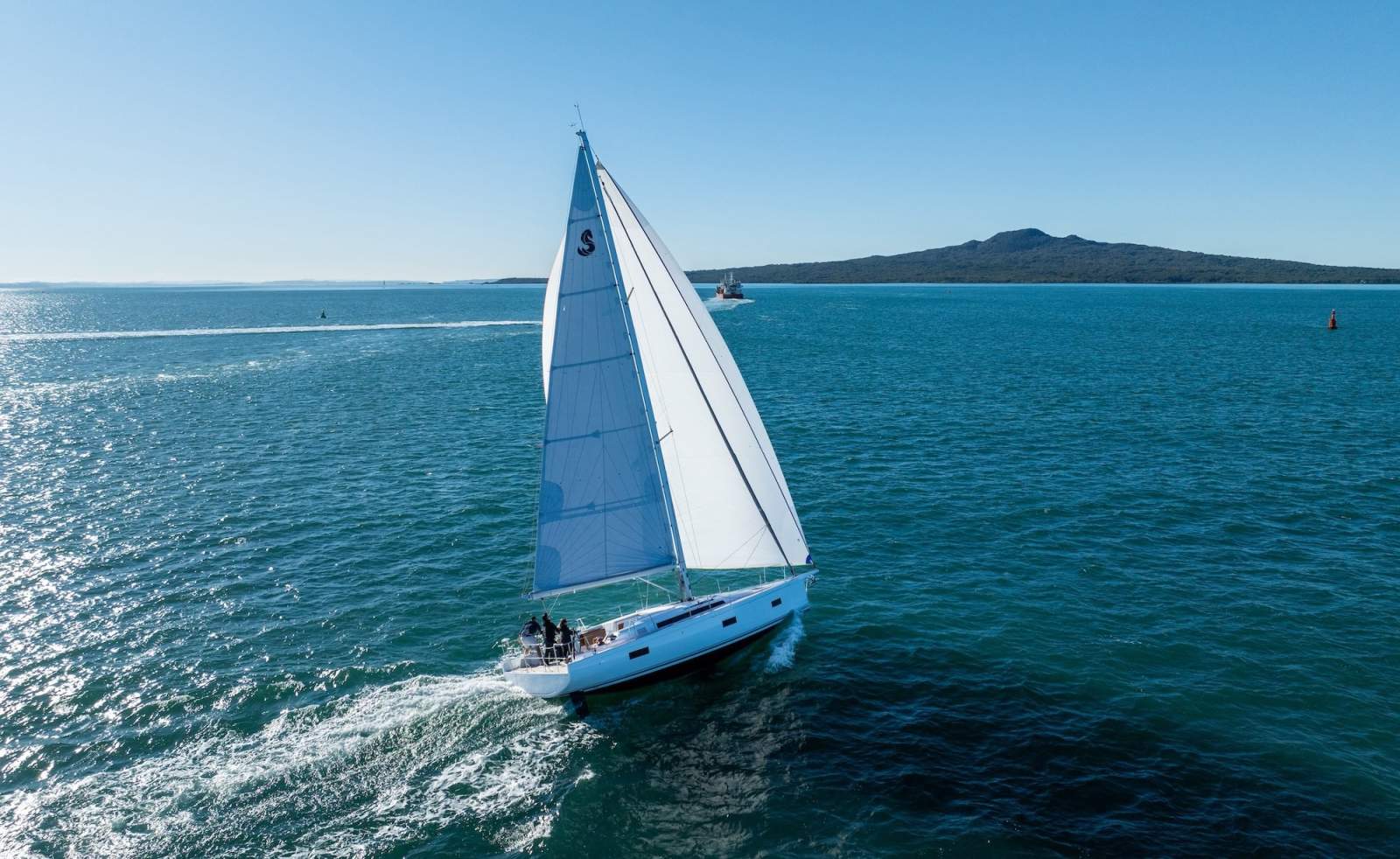 Beneteau First 44