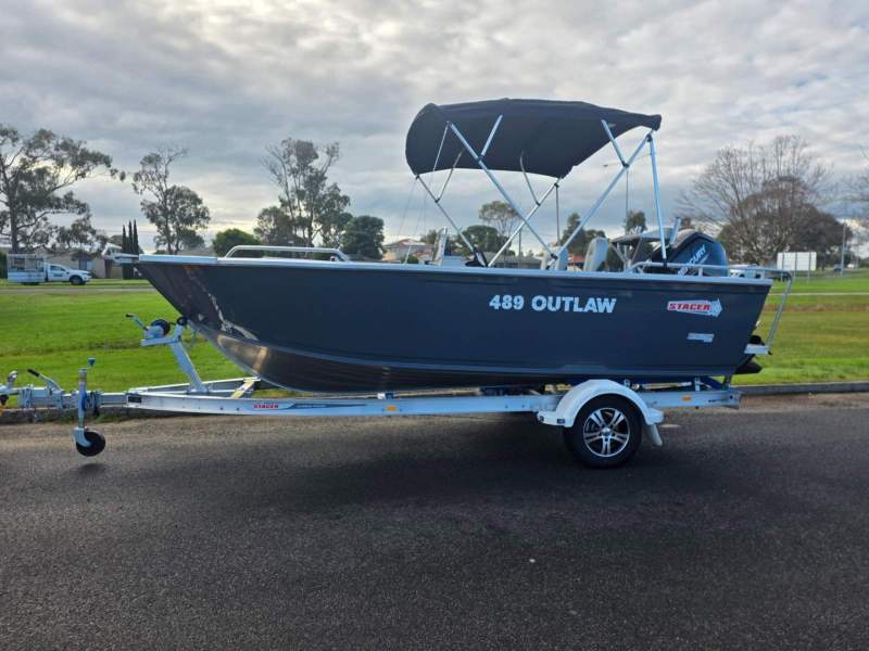 Stacer 489 Outlaw Side Console, 75hp Mercury four stroke & 1298kg alloy trailer