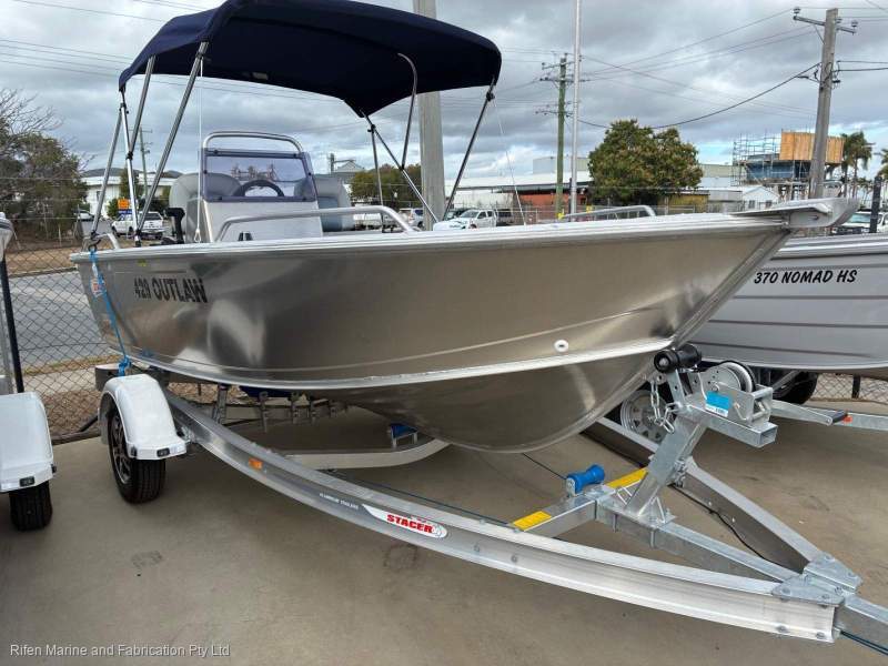 Stacer 429 Outlaw Side Console