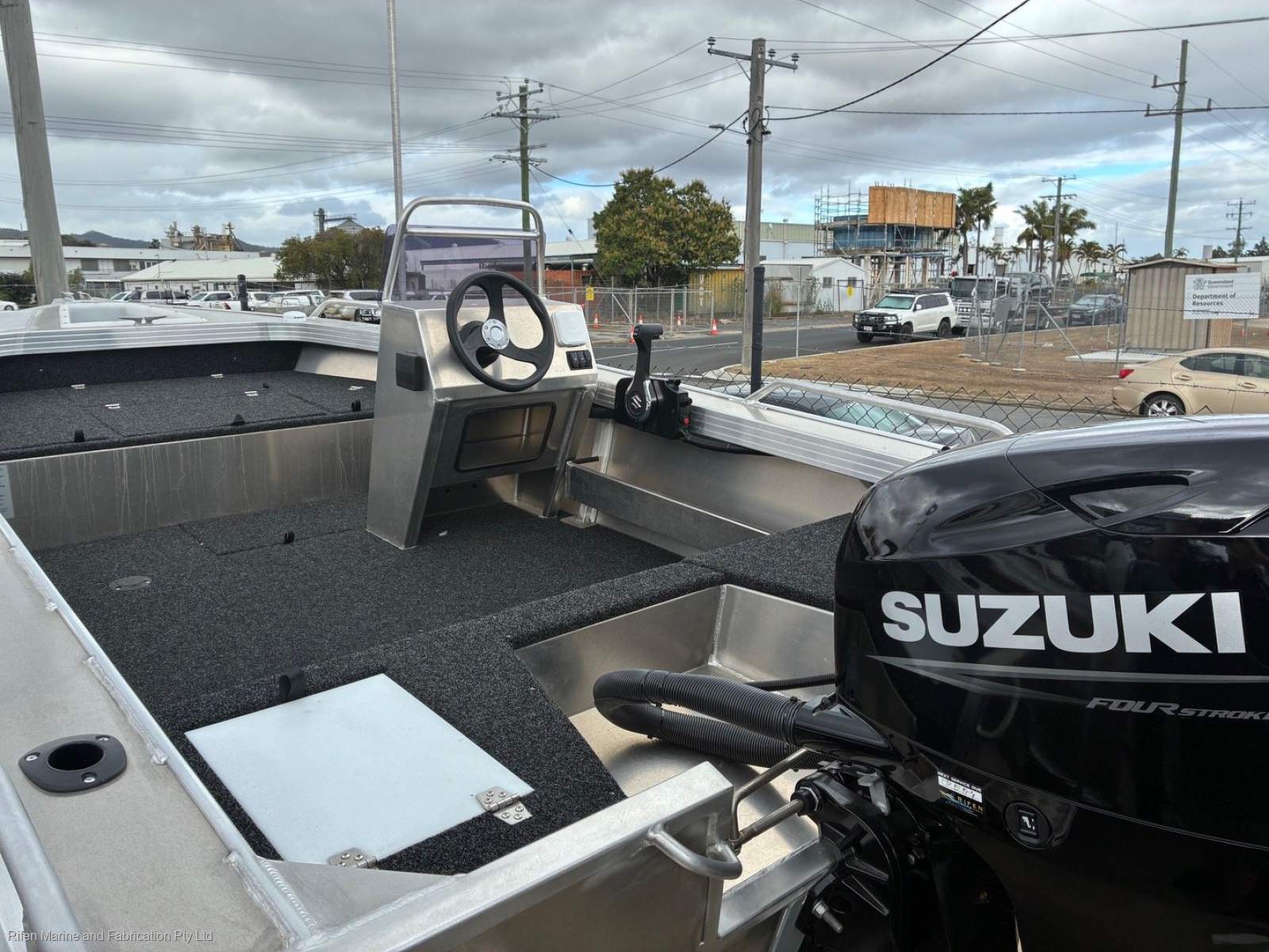 Stacer 429 Outlaw Side Console