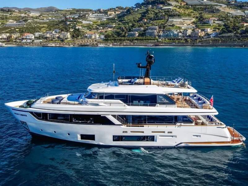 Custom Line Navetta 30
