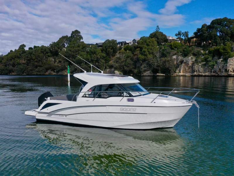 Beneteau Antares 8