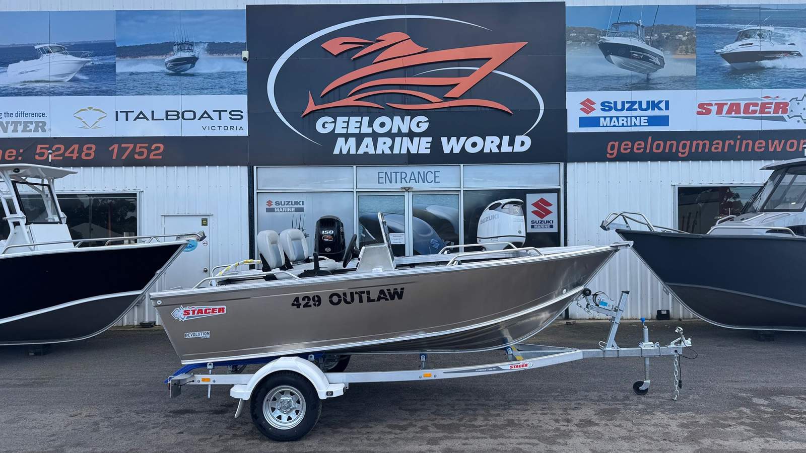 Stacer 429 Outlaw Side Console