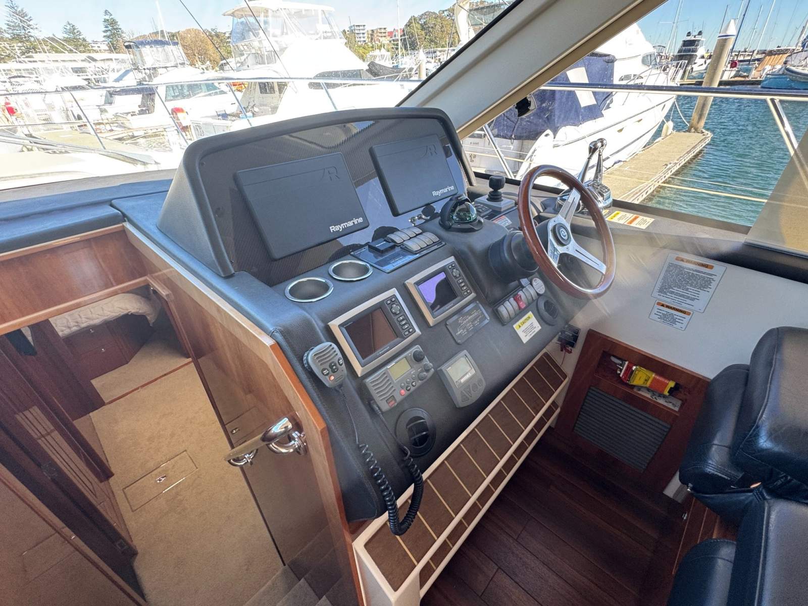 Riviera 5000 Sport Yacht