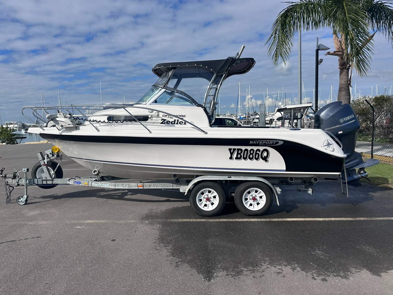 Baysport 605 Offshore Walk Around Half Cabin