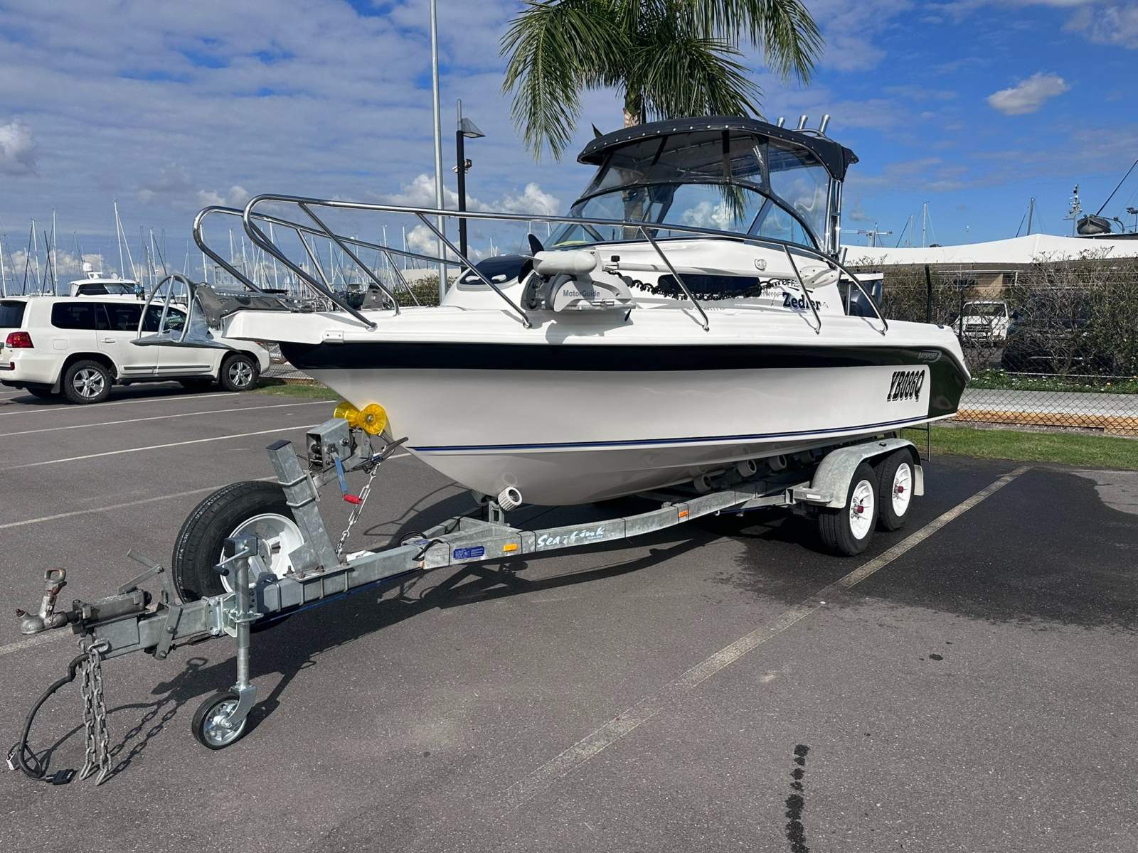 Baysport 605 Offshore Walk Around Half Cabin