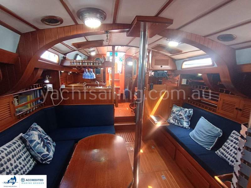 Tayana 42 Livaboard