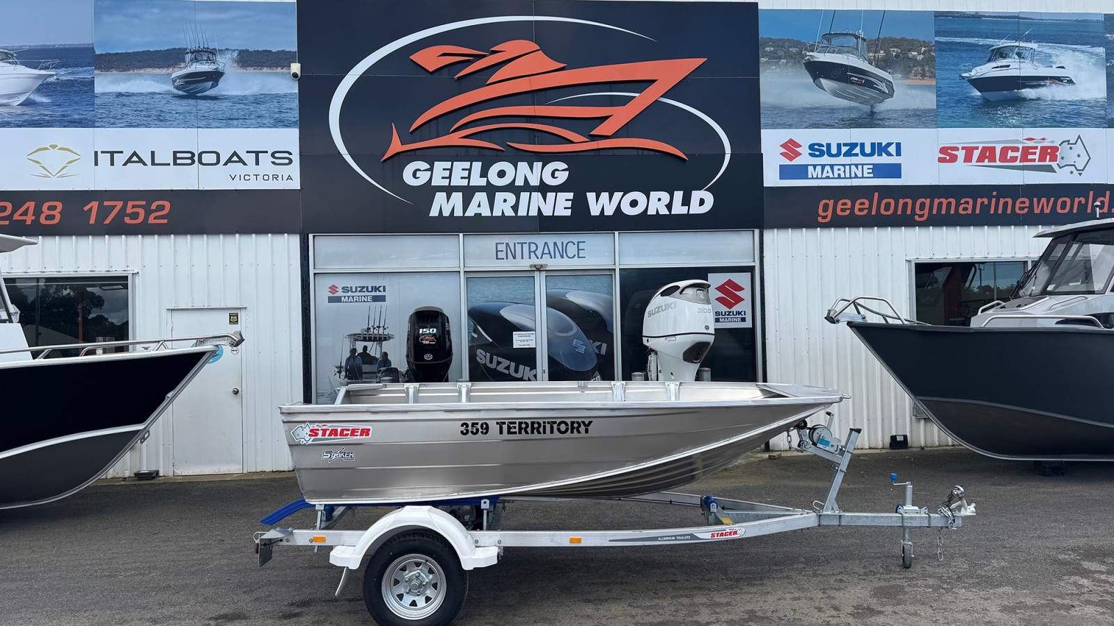 Stacer 359 Territory Striker