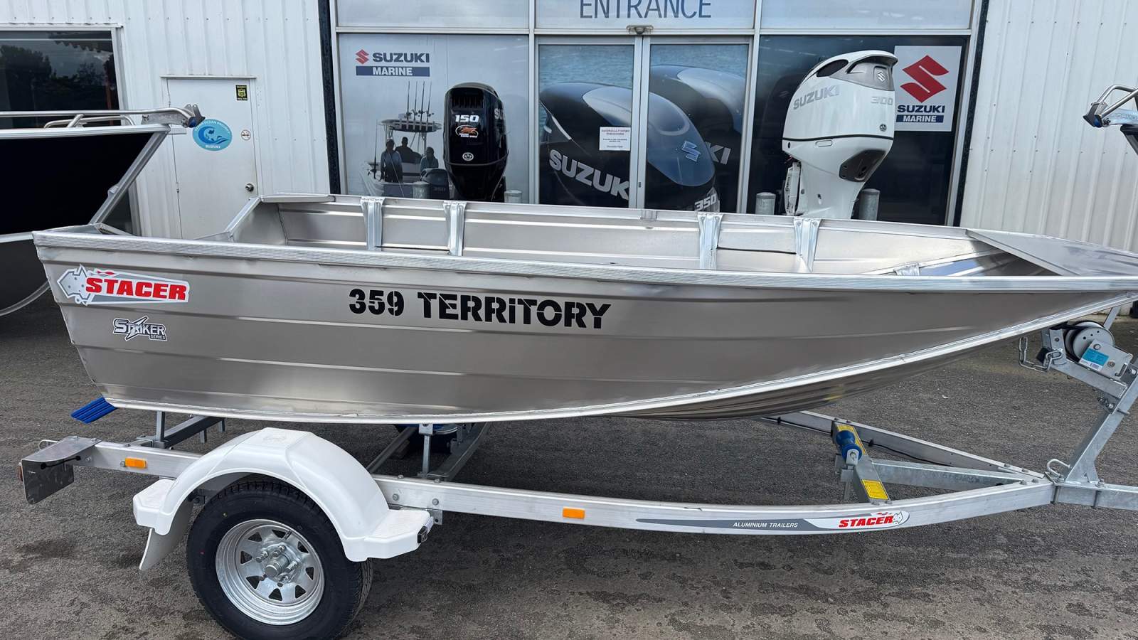 Stacer 359 Territory Striker