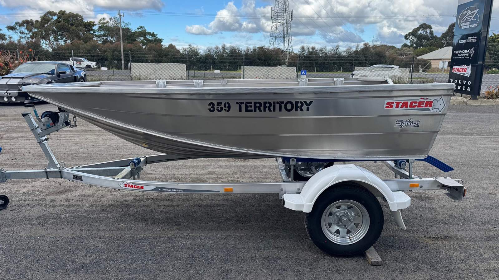 Stacer 359 Territory Striker