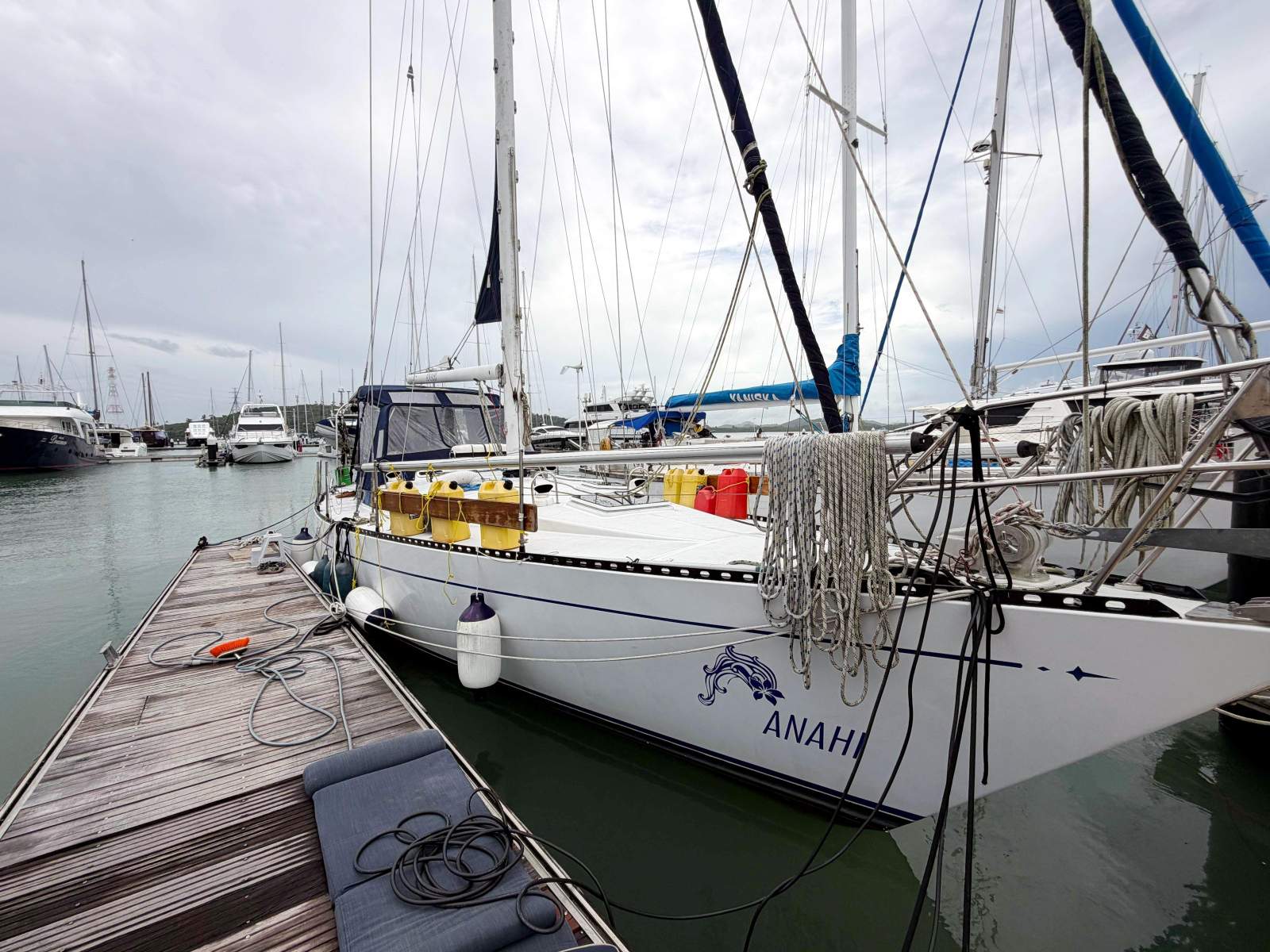 Kaufman 47 Beautifully crafted and refurbished | Anahi