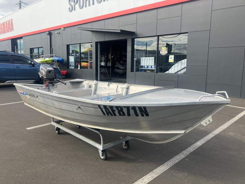 Brooker 360 Wanderer Hull & Motor Only