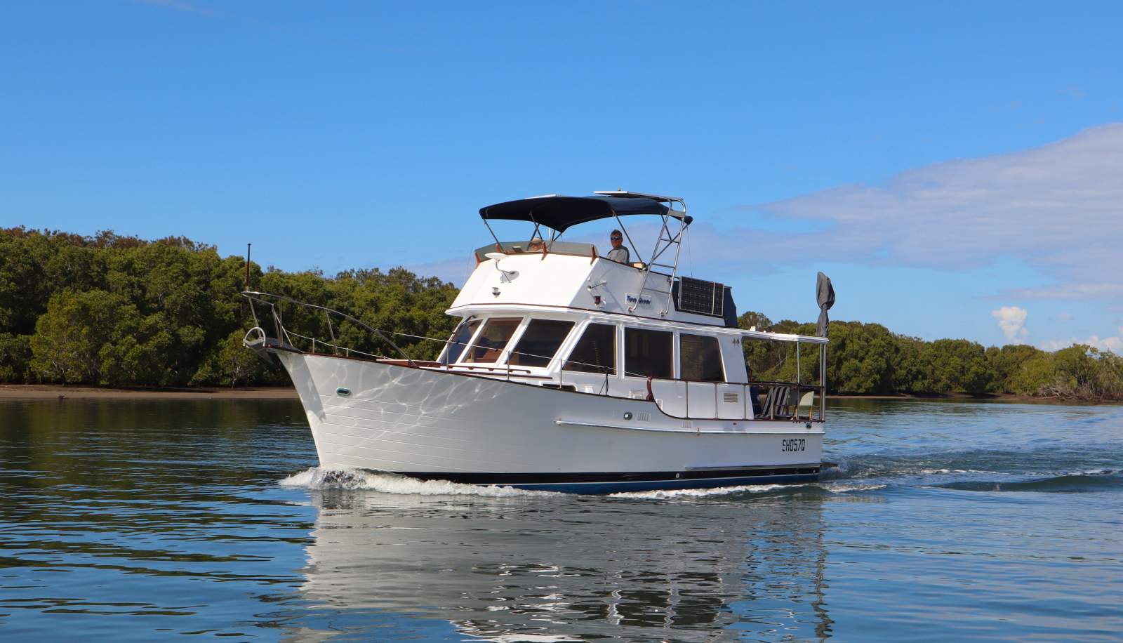 Island Gypsy 36 Flybridge