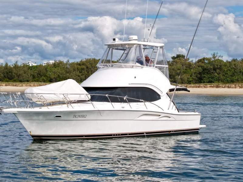 Riviera 37 Flybridge