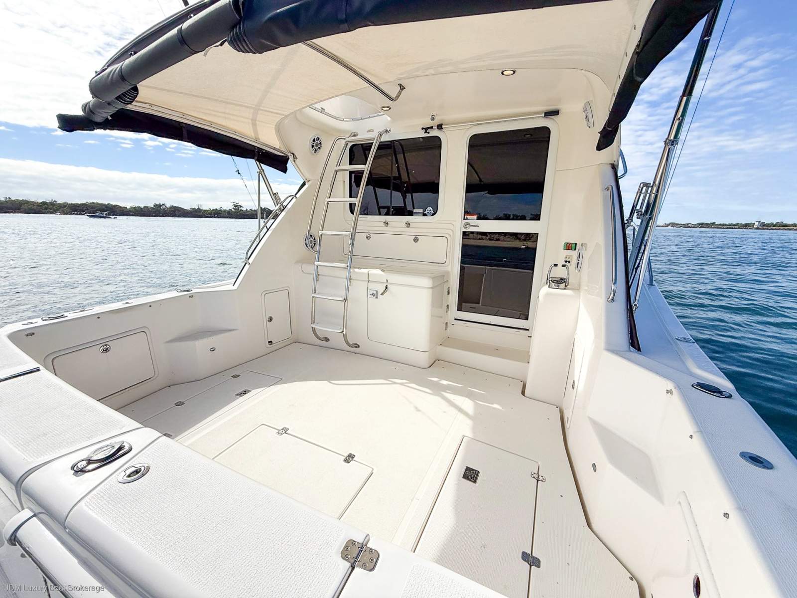 Riviera 37 Flybridge