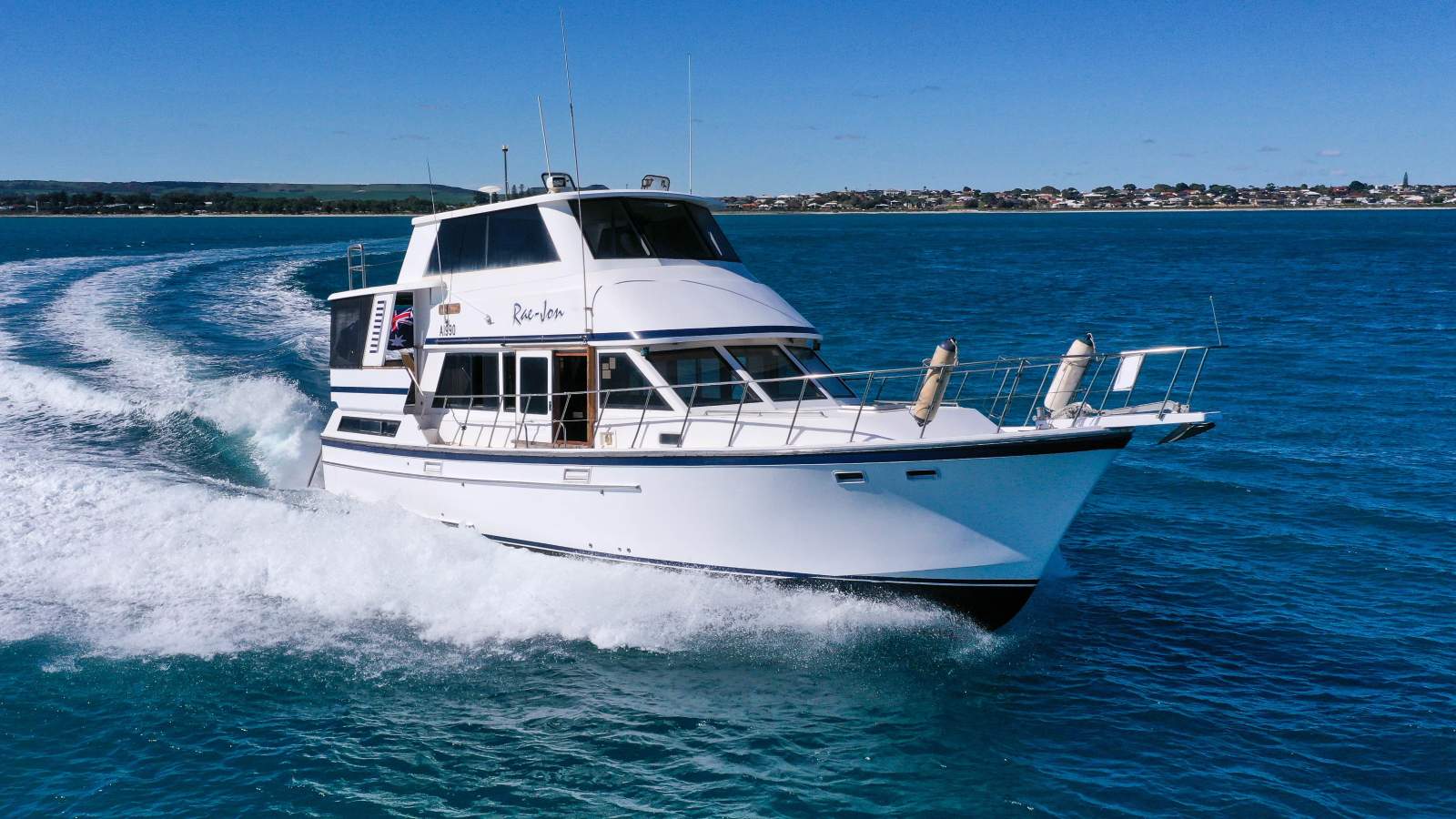Lycrest 46 Flybridge Cruiser - Twin Caterpillar Diesels