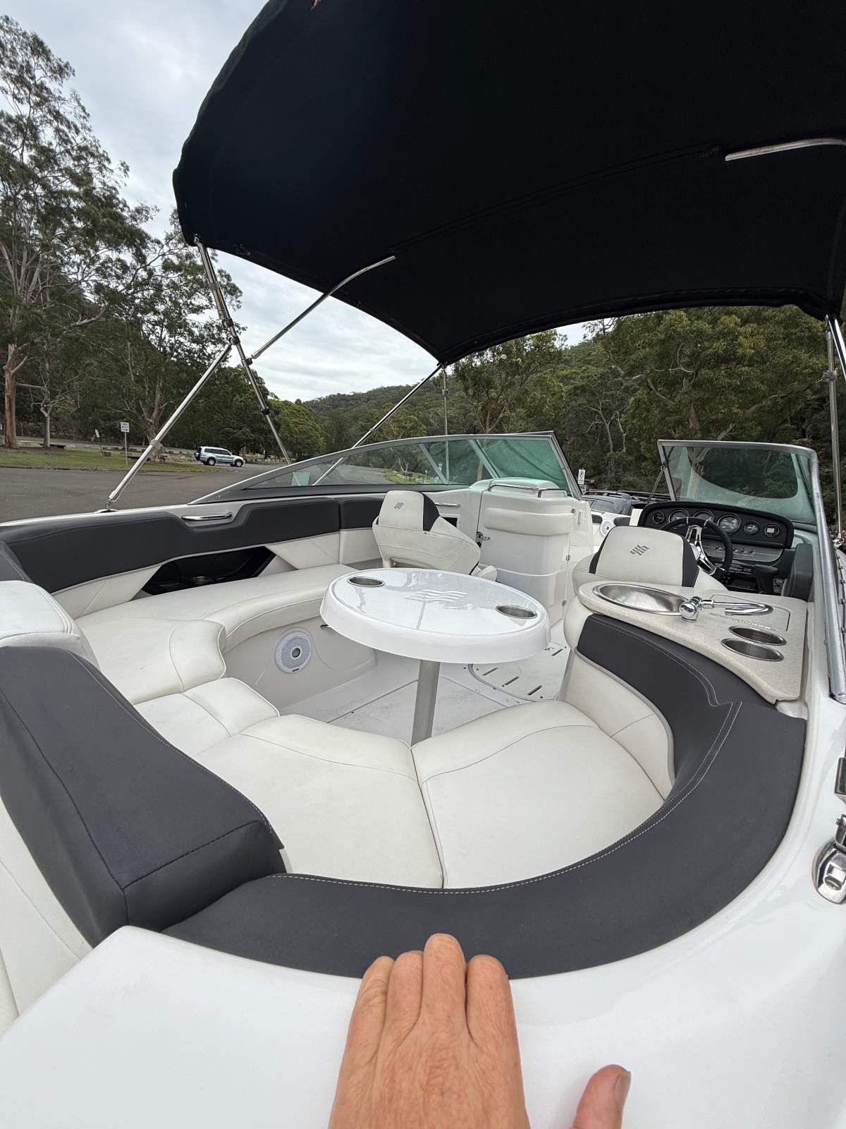 Four Winns Horizon 240