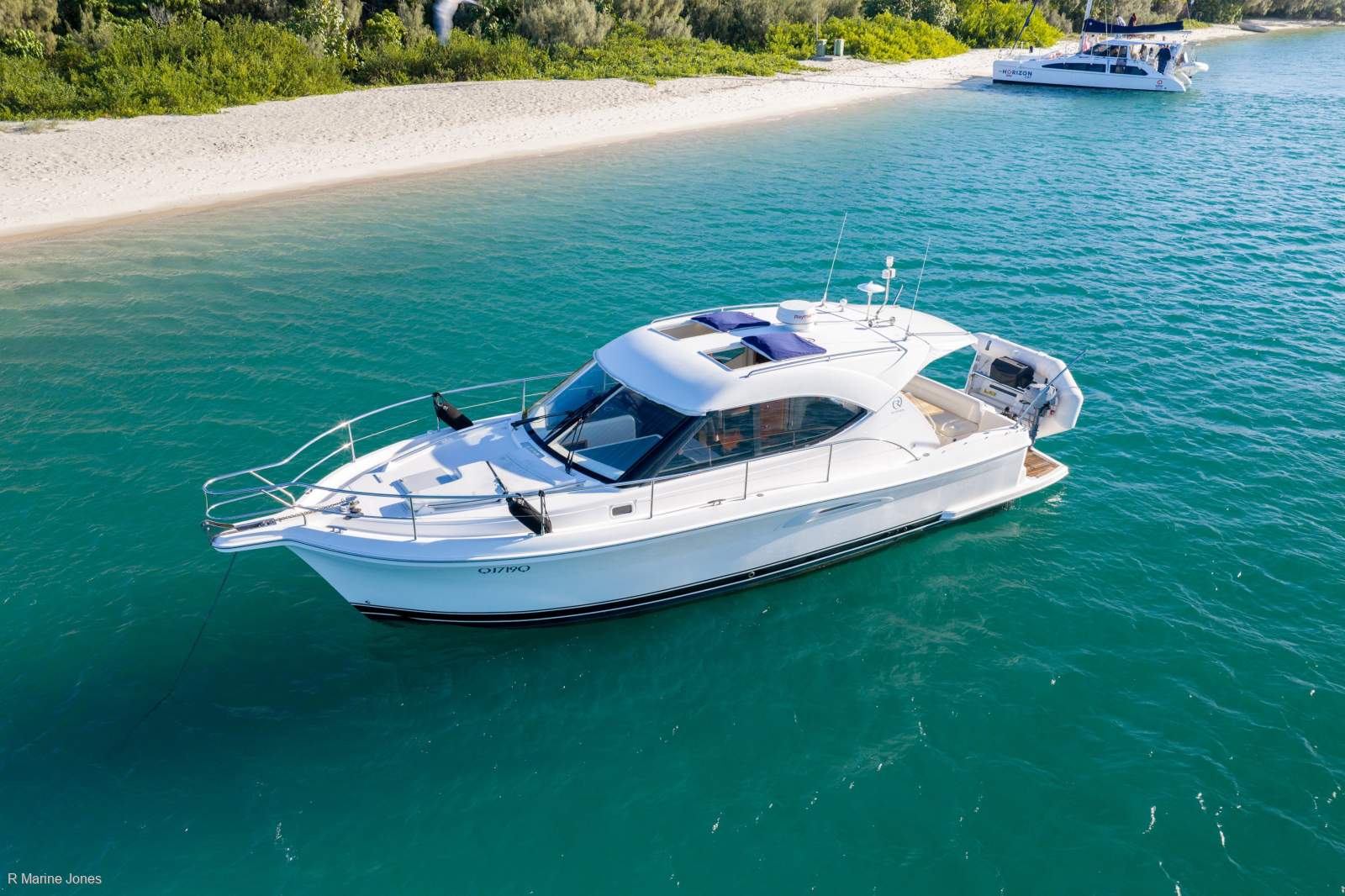 Riviera 3600 Sport Yacht