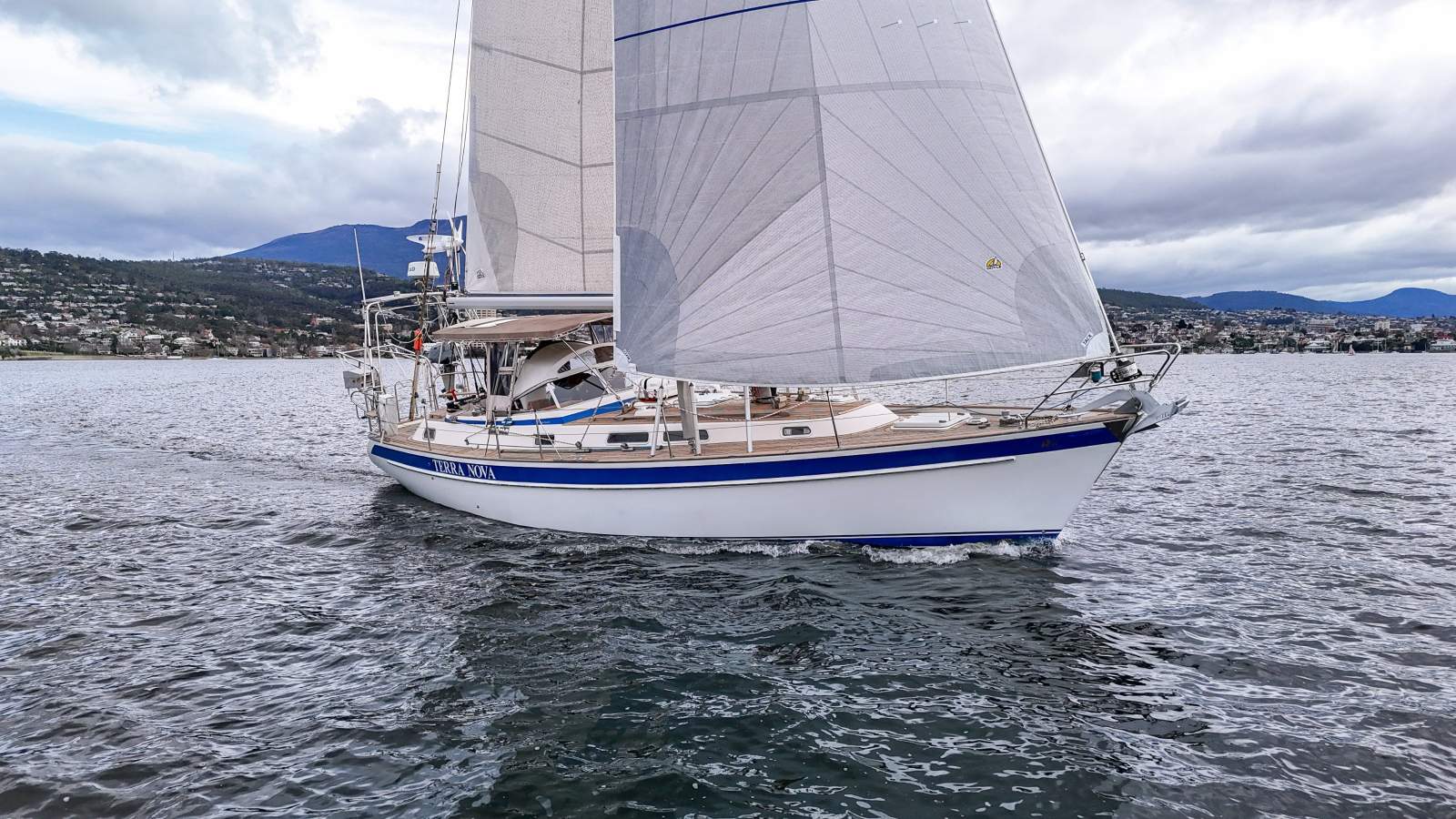 Hallberg-Rassy 39 MK II EXCEPTIONAL BLUEWATER CRUISER, MANY UPGRADES!