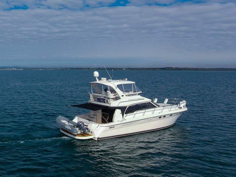 Sea Ray 480 Sedan Bridge