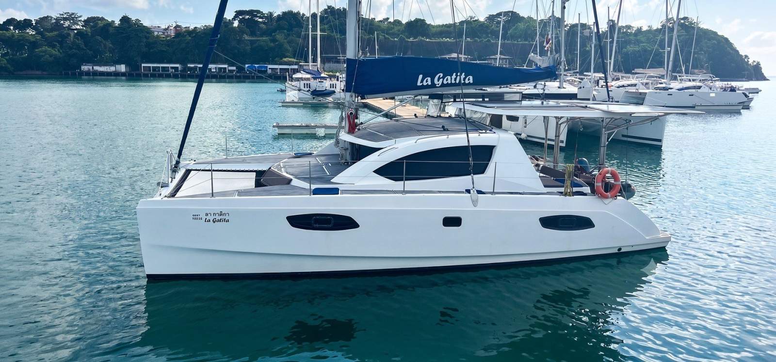 Leopard Catamarans 384