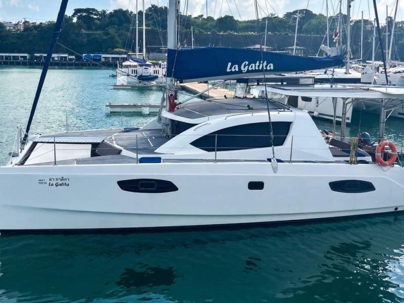 Leopard Catamarans 384