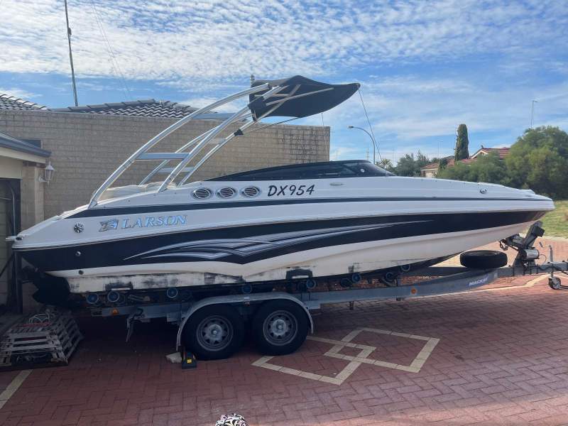 Larson Escape 234