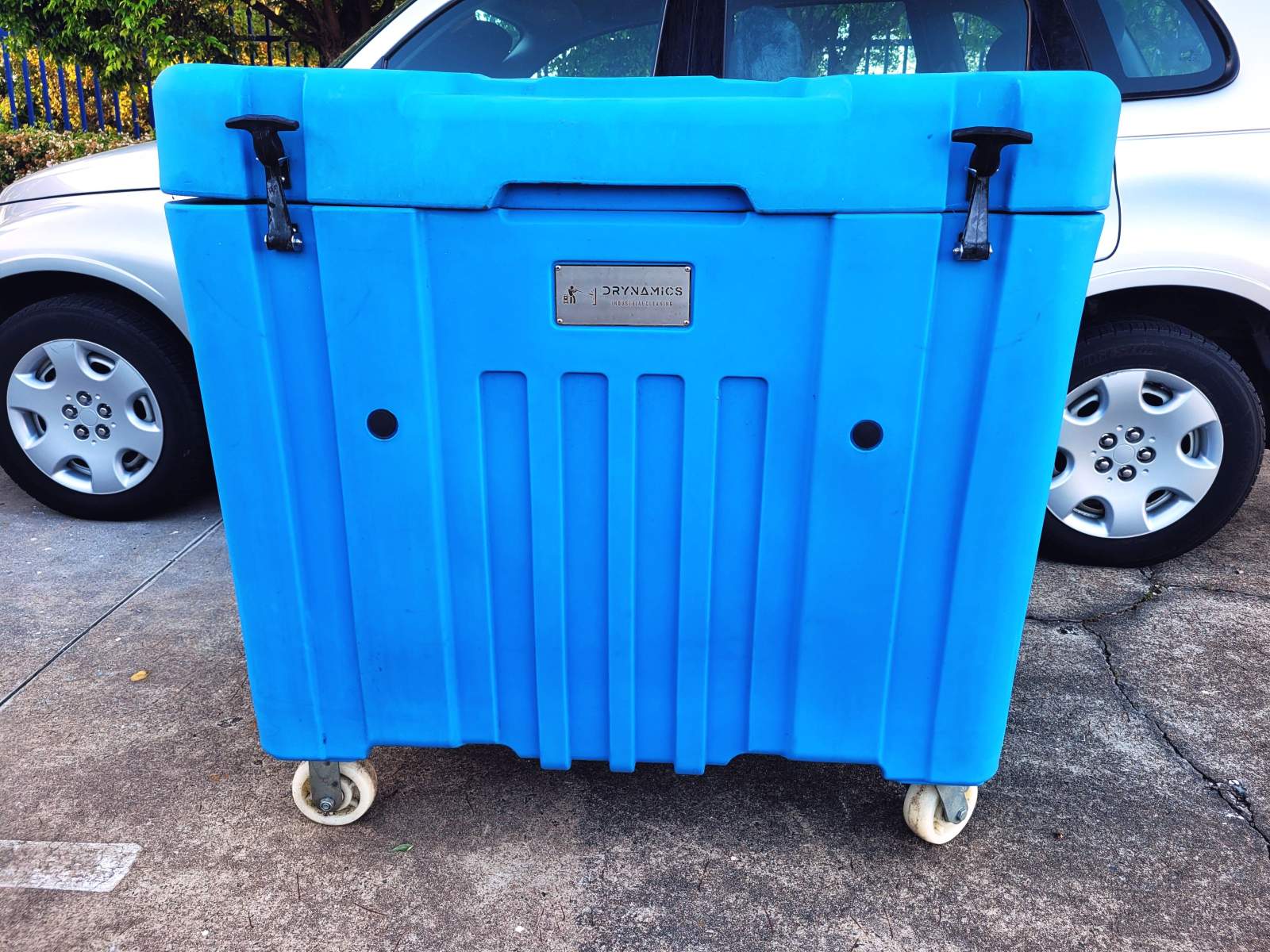 DRY ICE 350 KG COOL BOXES ON LOCKING WHEELS CAN BE USED FOR WATER ICE