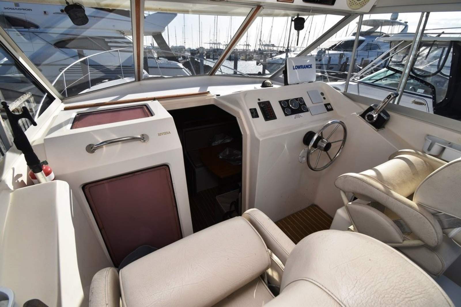 Riviera 27 Hardtop - SOLID HARDTOP SEDAN