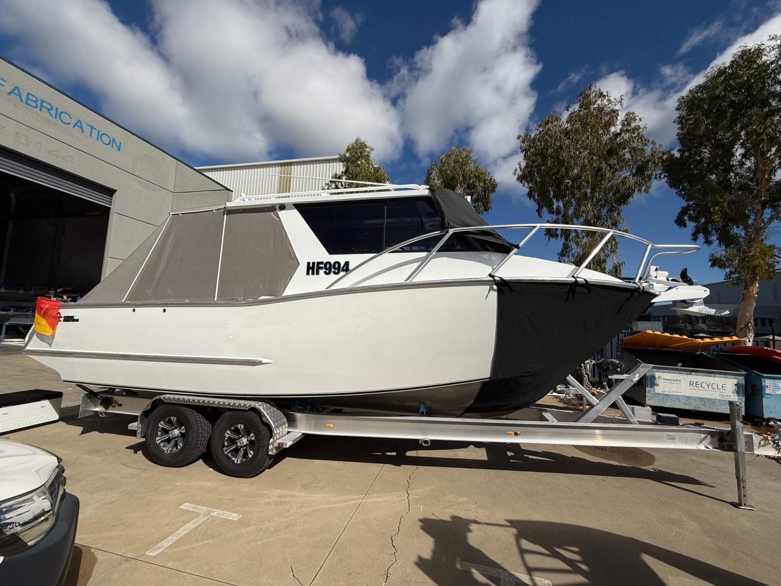 Oceanic Fabrication 7.6 Hardtop (8.5m LOA and 2.7m wide) with Yamaha V6 4.3L 350HP